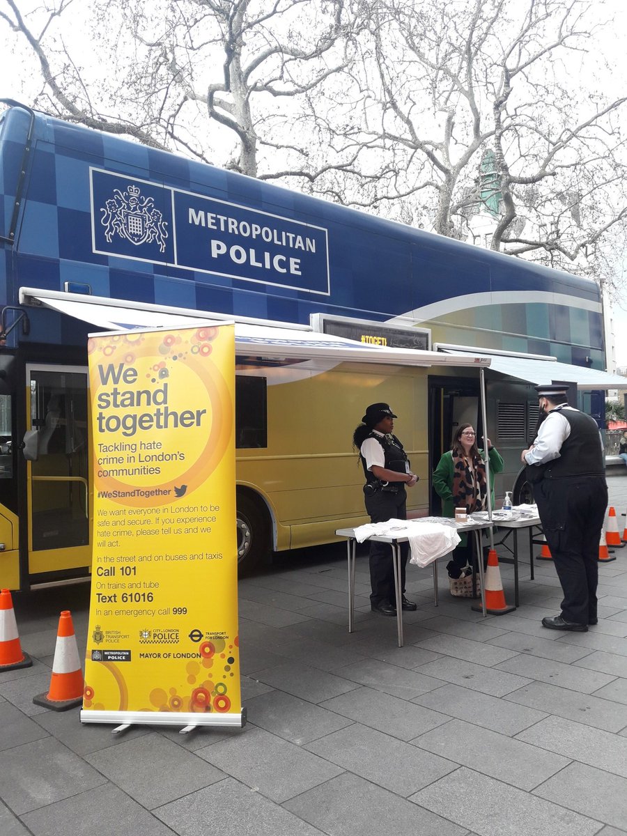 Today local ward officers worked with our hate crime team in #LeicesterSquare. Officers helped increase awareness of #HateCrime and assist residents &amp; those visiting the bus with methods to report hate crime. #LGBTTHM2022