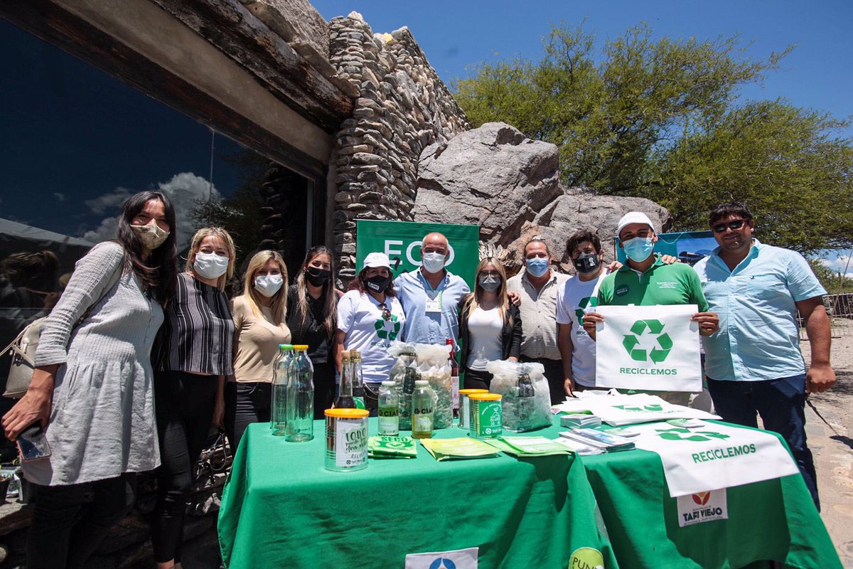 javier_noguera's tweet photo. Hoy participé de la Cumbre de Cambio Climático y Agricultura Sustentable en la Ciudad Sagrada de Quilmes contando nuestra experiencia en la implementación de políticas públicas que promueven el reciclaje y la sustentabilidad. #COPQuilmes https://t.co/1uUu0EH3vB