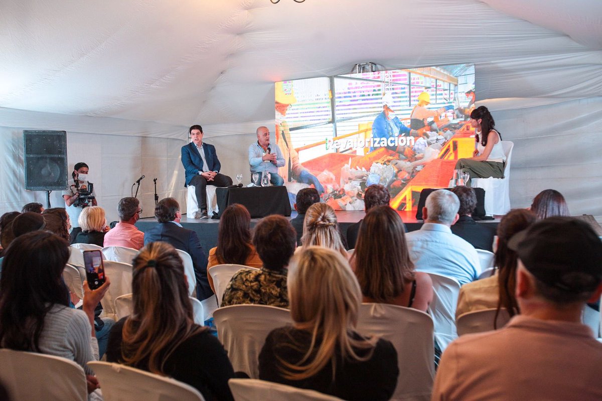 javier_noguera's tweet photo. Hoy participé de la Cumbre de Cambio Climático y Agricultura Sustentable en la Ciudad Sagrada de Quilmes contando nuestra experiencia en la implementación de políticas públicas que promueven el reciclaje y la sustentabilidad. #COPQuilmes https://t.co/1uUu0EH3vB