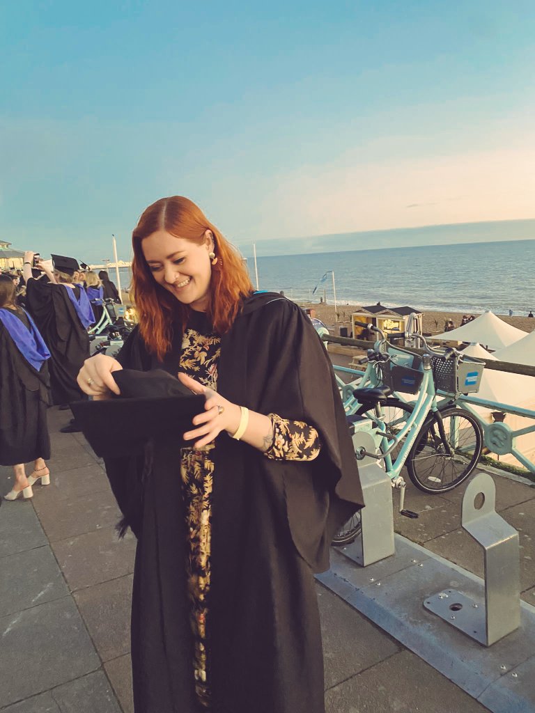 Eleanor_RNA's tweet photo. 👩‍🎓👩‍🎓👩‍🎓👩‍🎓 https://t.co/6yj0pr0sIH