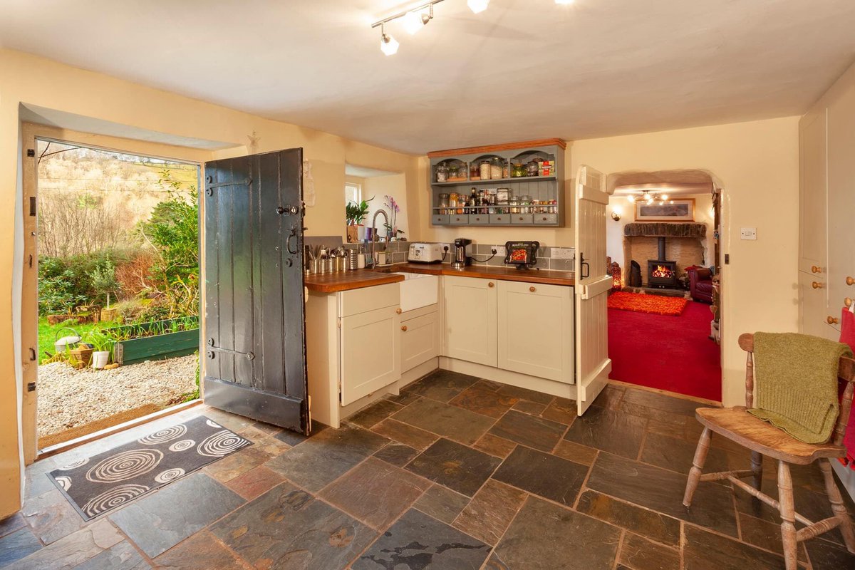 JSNorthDevon's tweet photo. COMING SOONβ¦ π
Charming #countrycottage launching to the market in the next couple of daysβ¦ π‘πΏ
Keep your eyes peeled for this beautiful cottage, dropping @OnTheMarketCom soon π
#northdevon #instructjacksonstops #devonlife #movetodevon https://t.co/tbzTQzg7PY