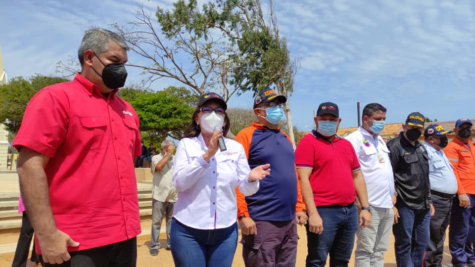 MVzlaBella's tweet photo. 🟡🔵🔴Durante la jornada 96 de desinfección, @JacquelinePSUV hizo un llamado a la comunidad para no  bajar la guardia y mantener todas las medidas de bioseguridad.
 Cuidarte y protegerte ha sido tarea fundamental del Pdte @NicolasMaduro ante la pandemia.

@delcyrodriguezv https://t.co/Pm0scBkpQ0