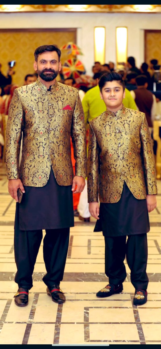 MHafeez22's tweet image. Happy birthday Roshaan ❤️. Love u 💋💋 @Roshaan_Hafeez8