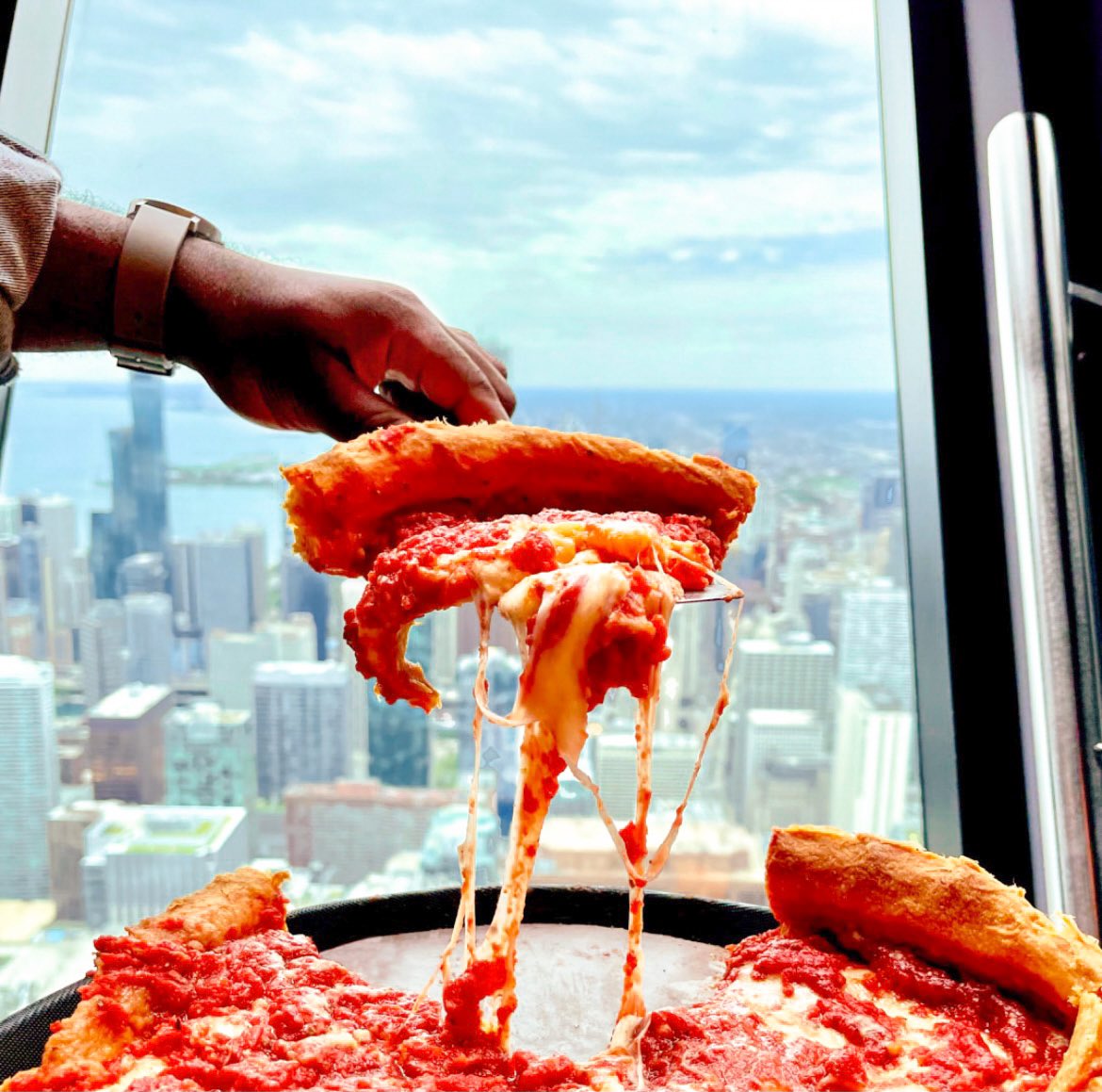 30eastapts's tweet photo. Happy National Pizza Day!🍕 Want a free meal from @ginoseast? Go check out our IG to enter! #liveherelivewell 🍕 https://t.co/WfW6ki1WwF