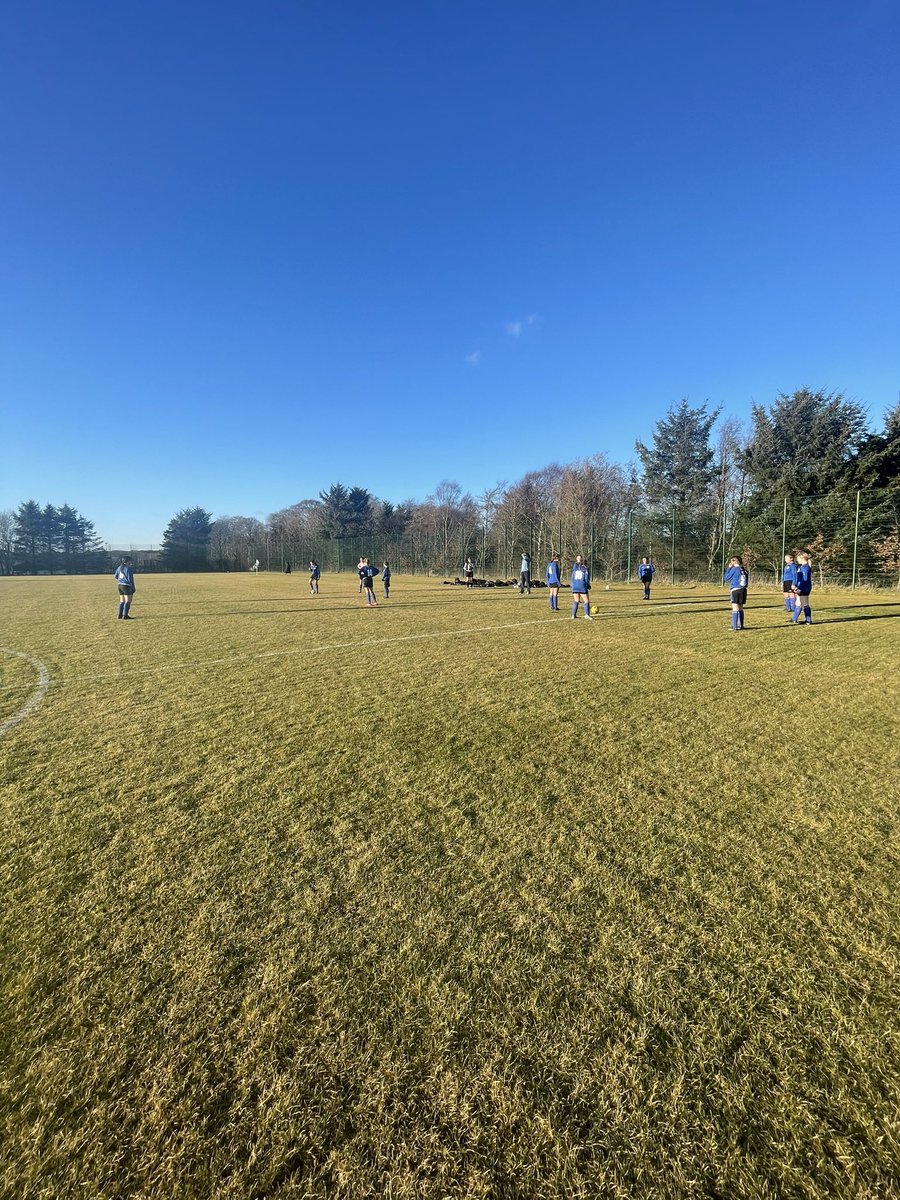 PePeterhead's tweet photo. ⚽️Junior and Senior Football Friendly⚽️
Well done to all girls who played in todays match against @EllonAcSports . Despite the loss, the girls put up a great fight against a strong side, showing lots of determination and resilience👏🏻 

FT Score

Ellon 7-3 Peterhead https://t.co/5kZl0PZj2L