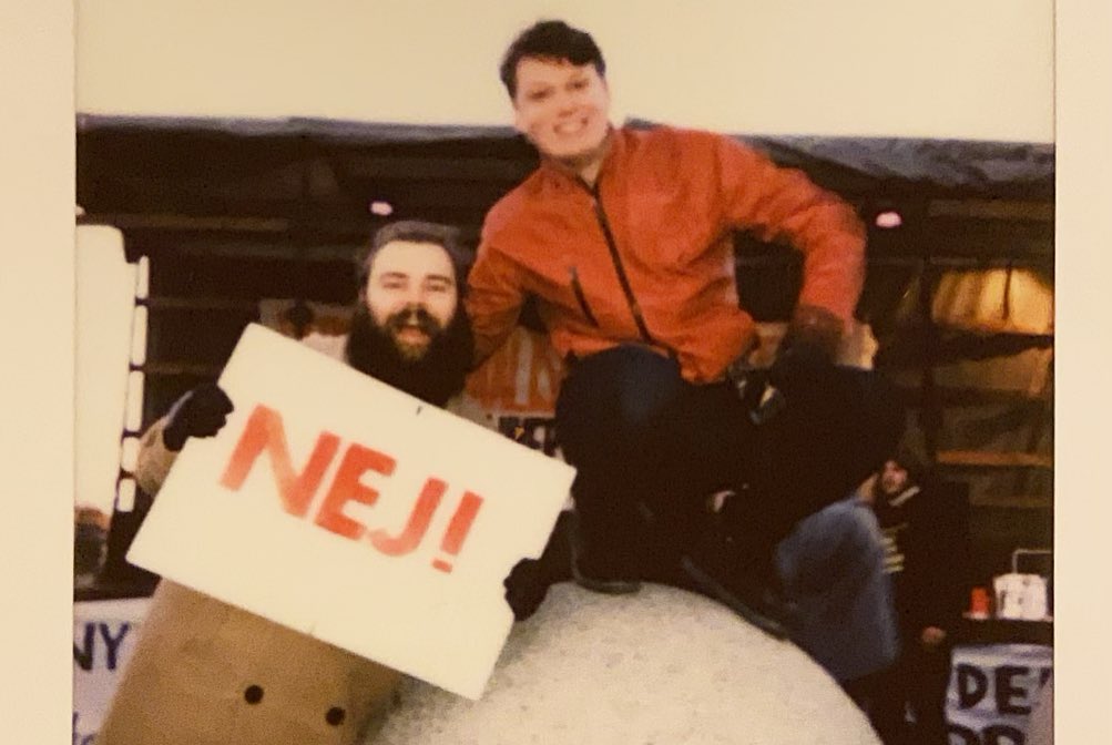 studenterraadet's tweet photo. Vi har været til demo og sagt nej til udflytningsaftalen 📣 Vores tidl. forperson @stokholmsif holdt også en kanon tale! Aftalen medfører dårligere økonomi på uddannelserne og tvangsopsplitning af studiemiljøer. På andre uni'er også lukning af hele fag og uddannelser 😱 #uddpol https://t.co/DJNOkxtFui