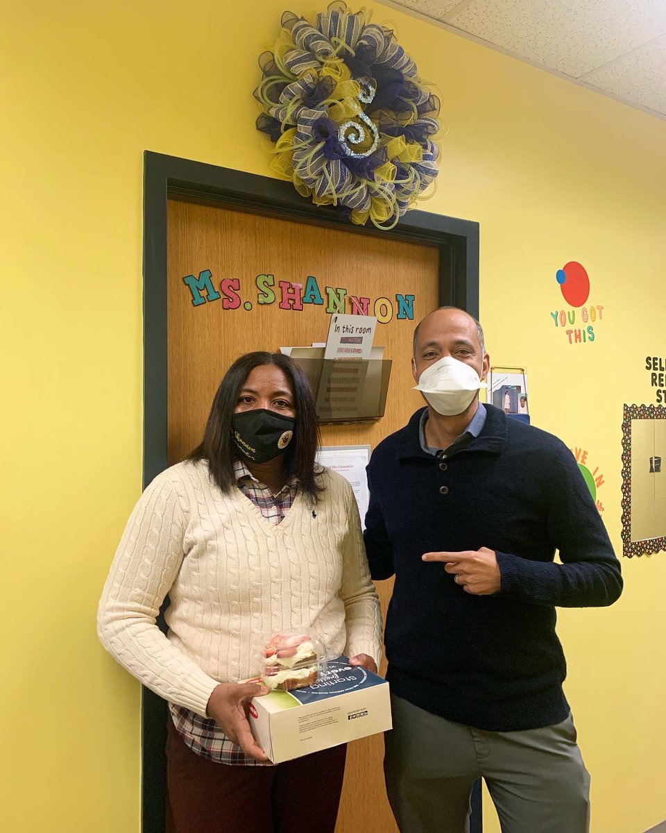 APSMAJ_Elem's tweet photo. It’s School Counselor week and we are loving on our MAGNIFICENT counselor, Ms. Shannon 🤍💙💛 

She goes above ⬆️ and beyond for our scholars and we appreciate her like no other 🥰 Thank you for all of your heart-work 💙 @rob_p_williams_ @CounselorXShan https://t.co/OKNUafIbuS