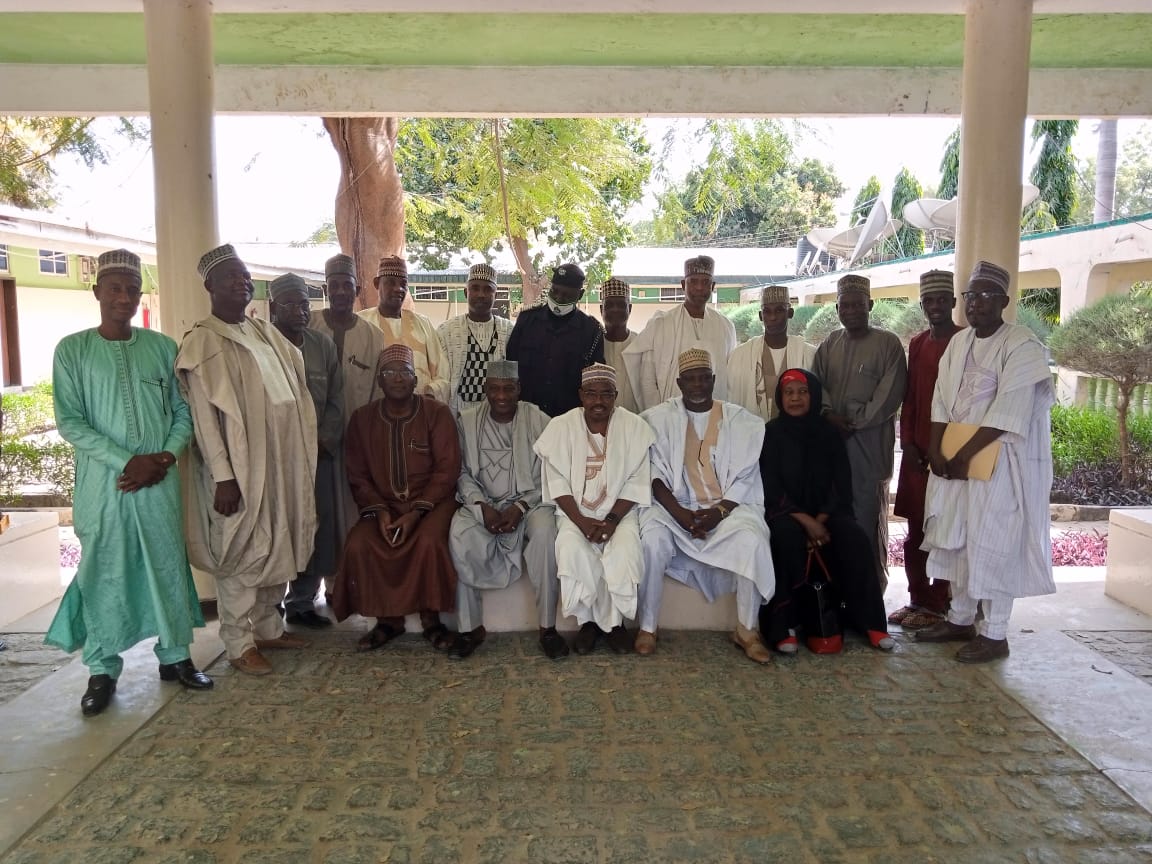 ShehuProf's tweet photo. Earlier today (Wednesday 9th February, 2022) I received an award by the management of Kano State College of Education and Remedial Studies (KASCEPS) under the able leadership of Dr. Sanusi Yakubu Ahmad.

I thank them for the honor. https://t.co/oqp2lSUNoQ