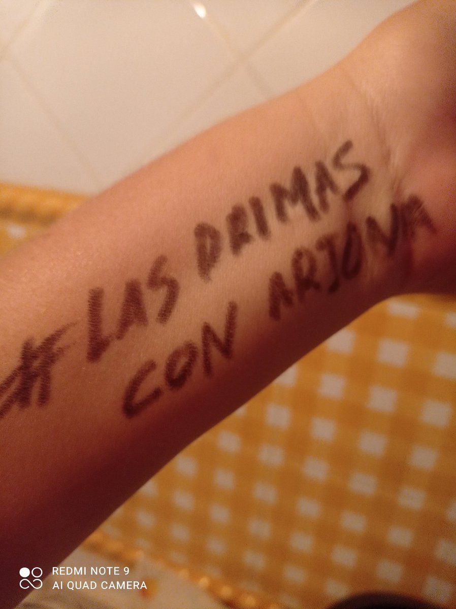 Aliciaoviedo80's tweet photo. @laura_lafetagui @ertrivi69 @CartujaCenter @Ricardo_Arjona @InfoMundoArjona @ArjonaSpain @canalfiesta Siete días mi Laura !! No quea ná !! 😉 
#LasPrimas 💃💃💃 #EspartanasArjonianas 
#LaLiamos #Sevilla 
#AndalevantaJ10 https://t.co/aEhD95GJsn