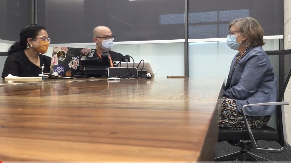 DellMedSchool's tweet photo. Did you know @PedsatDellMed residents produced a podcast exploring race, racism &amp; #HealthEquity in pediatrics? Topics range from how to talk about race with patients to structural racism in asthma &amp; more.
Learn more: https://t.co/sLa1OYuCal
Listen: https://t.co/FoFOZXKHLa https://t.co/TJJMem89gg