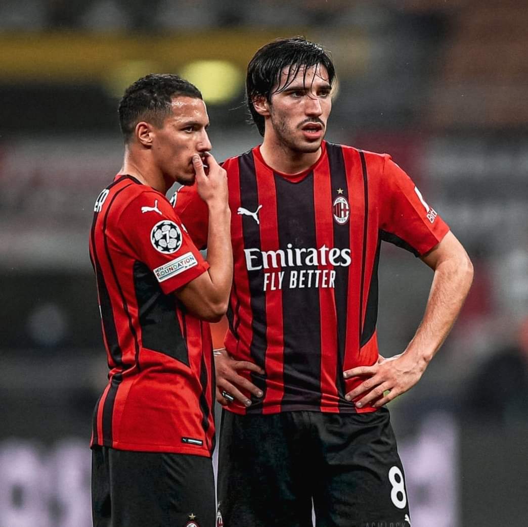 _nolesta's tweet photo. @Rossoneri_ar انتهت العلاقة خلاص
وجودهم سوا مطلب من اليوم ورايح https://t.co/xYkIjRSoTp
