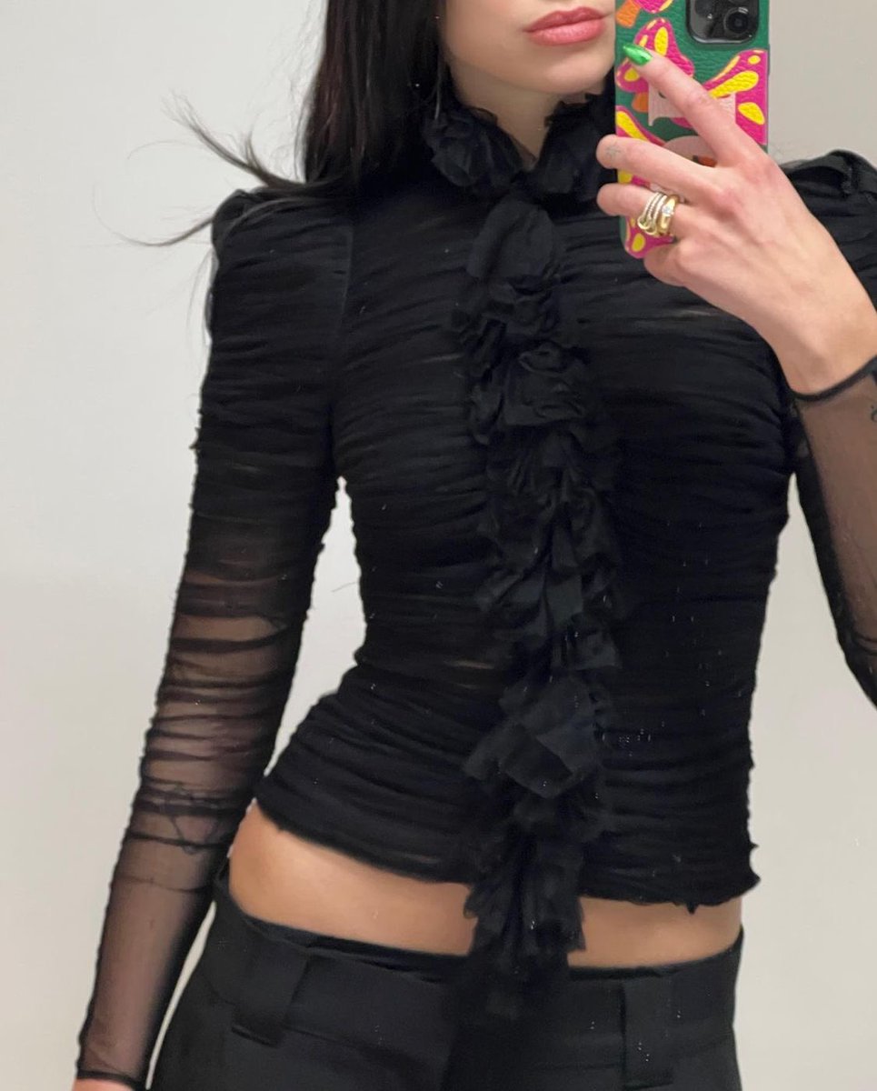 lipaupdate's tweet photo. february 9 : #DuaLipa via her instagram post. 📸 https://t.co/aokxQWjHa6