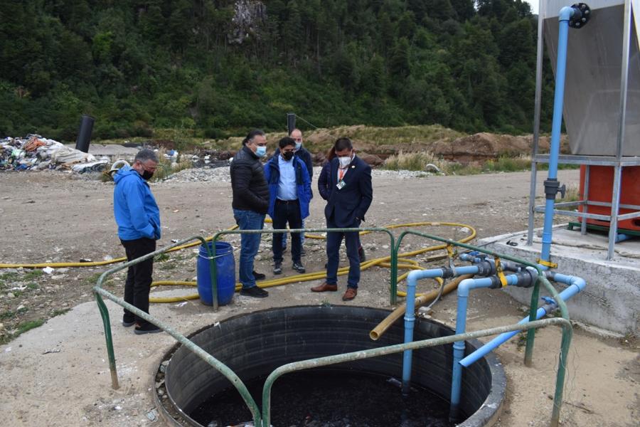 VIENTOPATAGON's tweet photo. Municipio constata en terreno procesos ambientales del relleno sanitario con miras a una alianza estratégica para Puerto Aysén.
https://t.co/4lH4OvrN7K
#municipalidadaysen #rellenosanitario #aysen #vientopatagon https://t.co/7U0KsygadA
