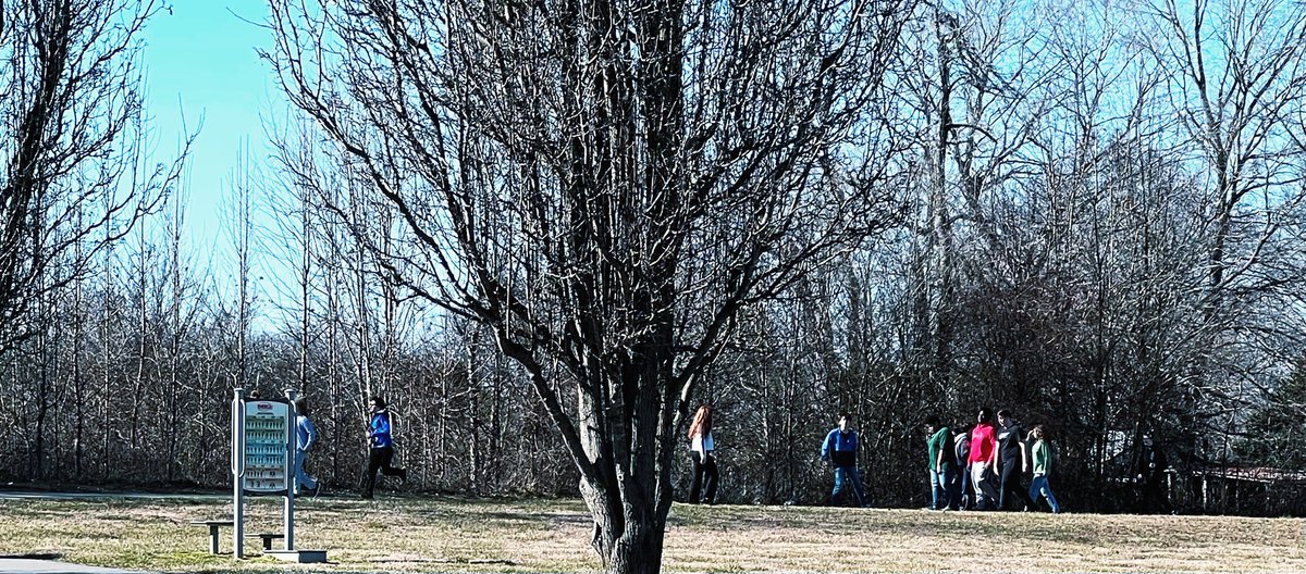 TullahomaPhysEd's tweet photo. @WMS_BOBCATS PE enjoying the ☀️ and Walking Wednesday Fitness! @HerreraCindy15 @CoachHice10 @CoachCMac5 https://t.co/TSpB25clFr