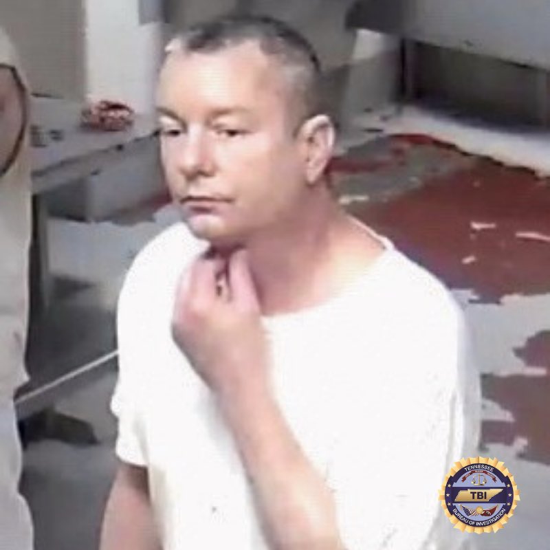 NEW: Here’s another photo of #TNMostWanted fugitive Johnny Brown. He’s wanted for Escape out of Sullivan County.

A combined reward of up to $7,500 is being offered by the TBI and <a href="/USMarshalsHQ/">U.S. Marshals Service</a> for information leading to his arrest.

Know where he is? Call 1-800-TBI-FIND.