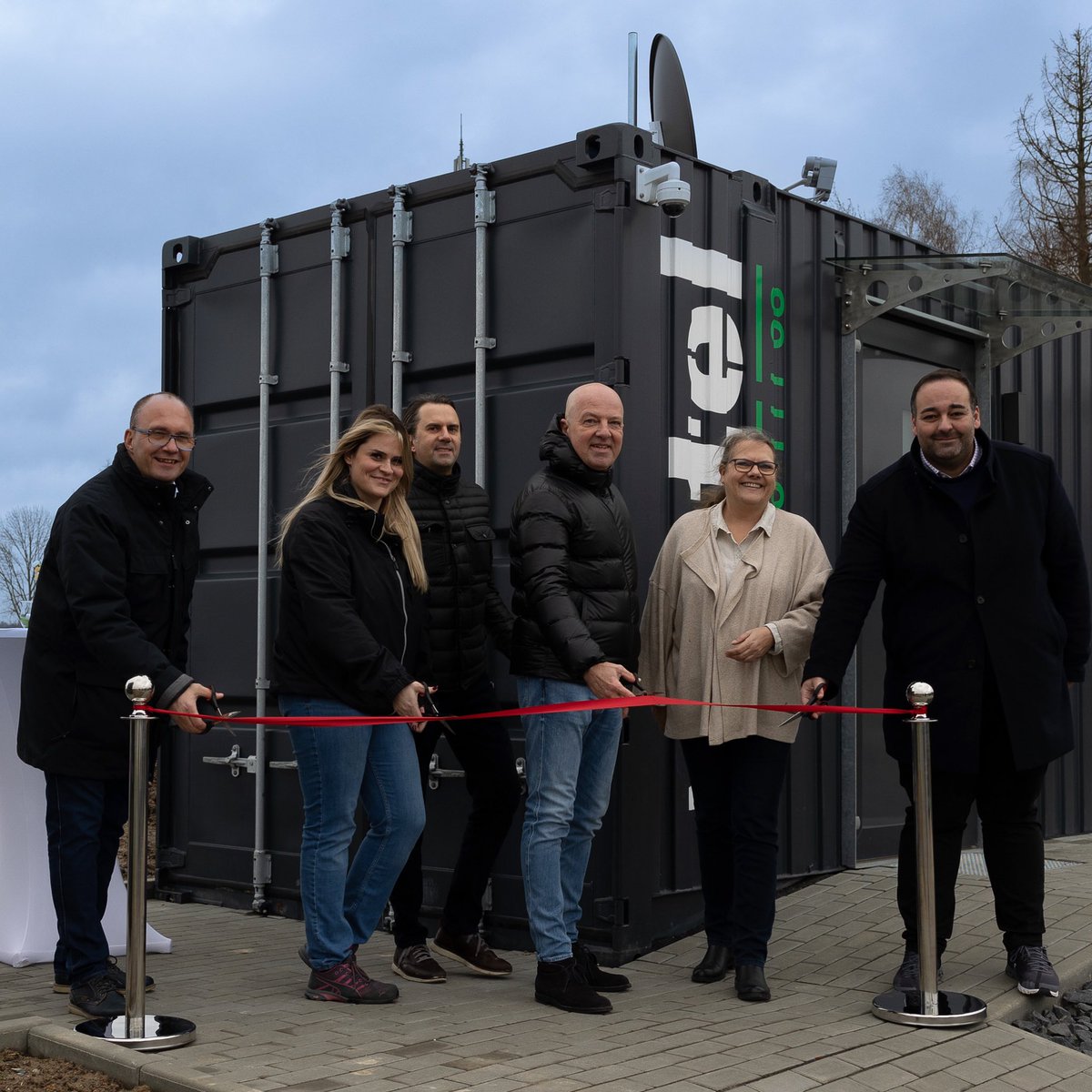 roatelgmbh's tweet photo. Feierliche Eröffnung des Roatels in Lutterberg am 24-Autohof 24 #roatel https://t.co/hl3vktpAsI
