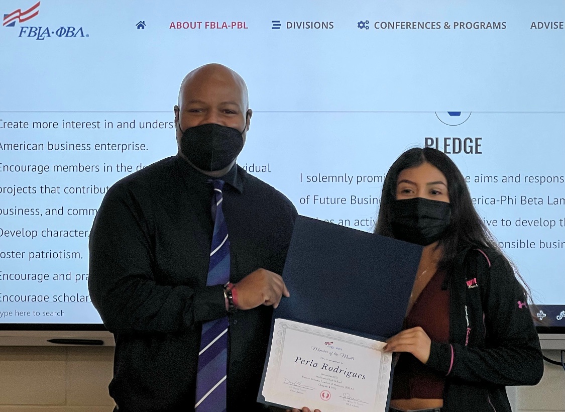 MidtownFBLA's tweet photo. Fall semester members of the month
Sydney Newton - November 
Perla Rodrigues - December
Vadym Nahornyi - January 
#gafbla#coy#fblacoy22 https://t.co/2W1UzYjf1E