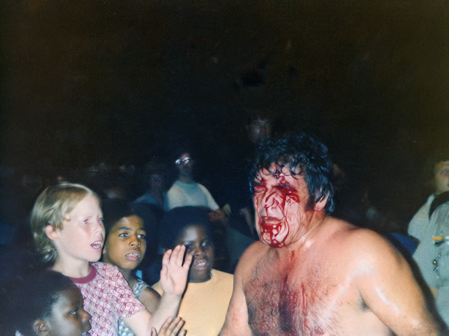 imageamigo's tweet photo. @DarkSideOfRing we've detected an older photo, so we restored that for you! hope you like it! restore photos for free at https://t.co/wDCENrOAtM https://t.co/XrjO35hCrU