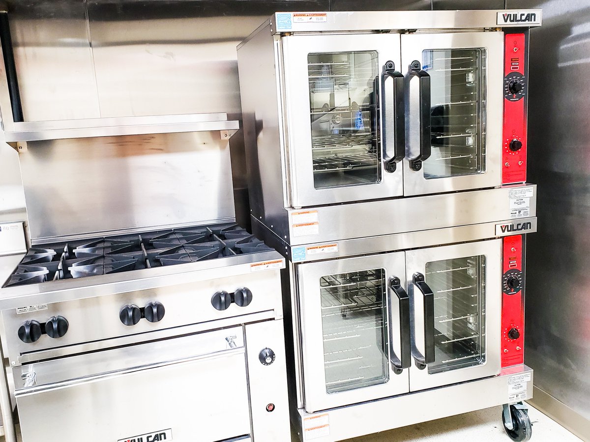 BataviaParkDist's tweet photo. The Eastside Community Center's newly renovated commercial-grade #kitchen, adjacent to Shannon Hall, is an ideal space for caterers! 👩‍🍳 Find out more rental information at https://t.co/aBhYET7Qpf! #BataviaParks #ShannonHall https://t.co/8SO35ZWItH