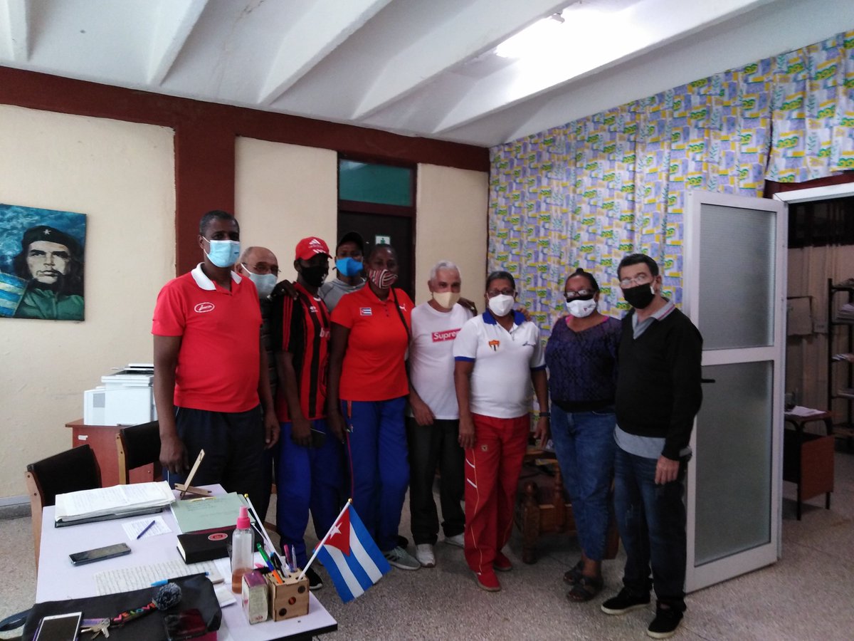 Aquí están en el <a href="/IpvceEGuevaraVc/">IPVCE Ernesto Guevara VillaClara (Oficial)</a> glorias deportivas que participarán en el maratón deportivo de la escuela. <a href="/CubaMined/">MINED</a> <a href="/previllaclara/">Preuniversitario VC</a> <a href="/liemodpe/">liemo@dpe.vc.rimed.cu</a> <a href="/YumisleidyLina1/">Yumisleidy Linares Peralta</a> <a href="/FarinaEstevez/">Yoandry Fariña Estévez</a> <a href="/cira_pineiro/">Cira Piñeiro Alonso</a> <a href="/YoerkySanchez/">Yoerky Sánchez</a> <a href="/yudi_mercedes/">Yudi Mercedes Rodríguez Hernández</a>