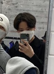 marsphwa's tweet photo. 09/02/2022 - o dia q o twitter atinyland parou pra saber se é o jongho ou o yunho https://t.co/LoOf8bbxz1