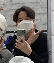 marsphwa's tweet photo. 09/02/2022 - o dia q o twitter atinyland parou pra saber se é o jongho ou o yunho https://t.co/LoOf8bbxz1