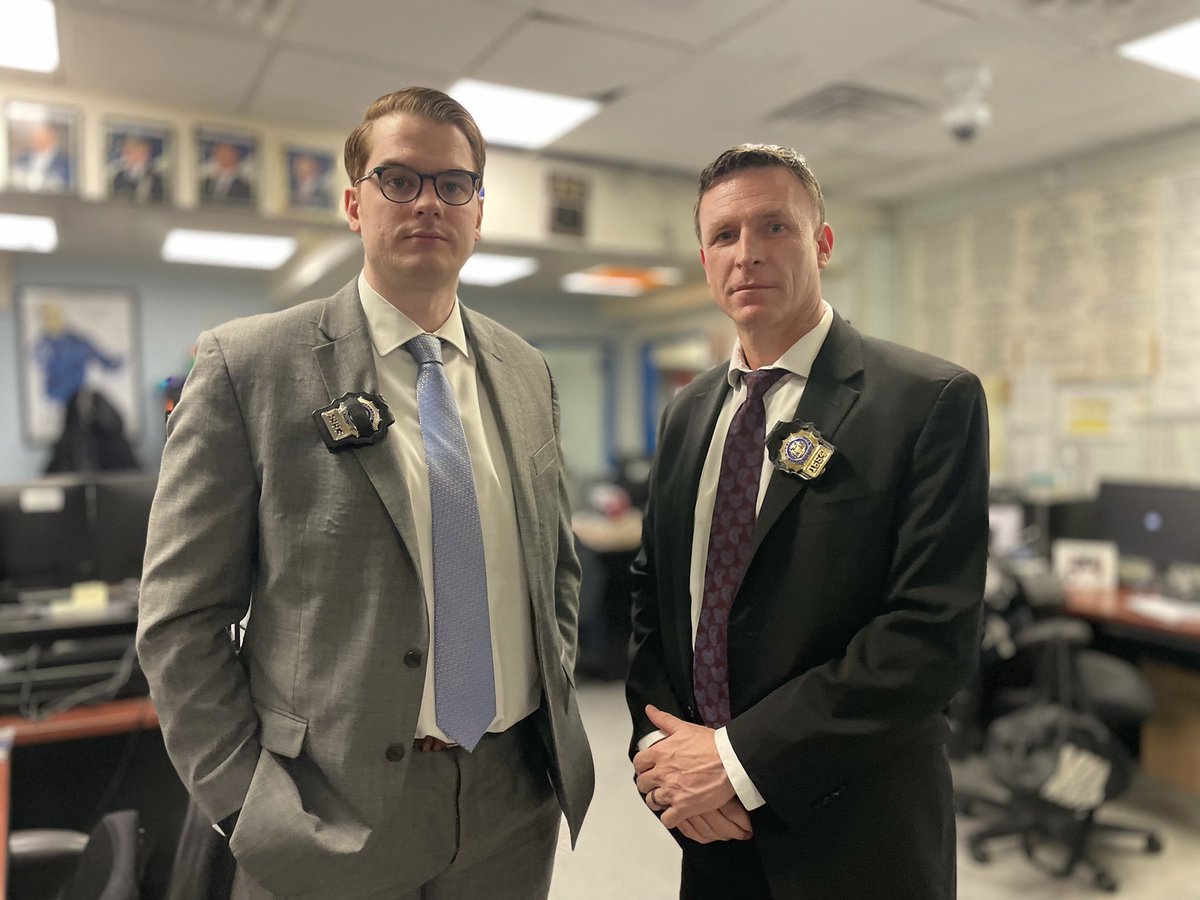 NYPD19Pct's tweet photo. Delivering justice, to a delivery worker

Our detectives are unrelenting in their pursuit of justice—following a thorough investigation, they apprehended a 𝗽𝗮𝗿𝗼𝗹𝗲𝗲 wanted for forcefully robbing an UberEats driver of his scooter at gunpoint in late 2021. Justice served. https://t.co/LsE3DDc4fo