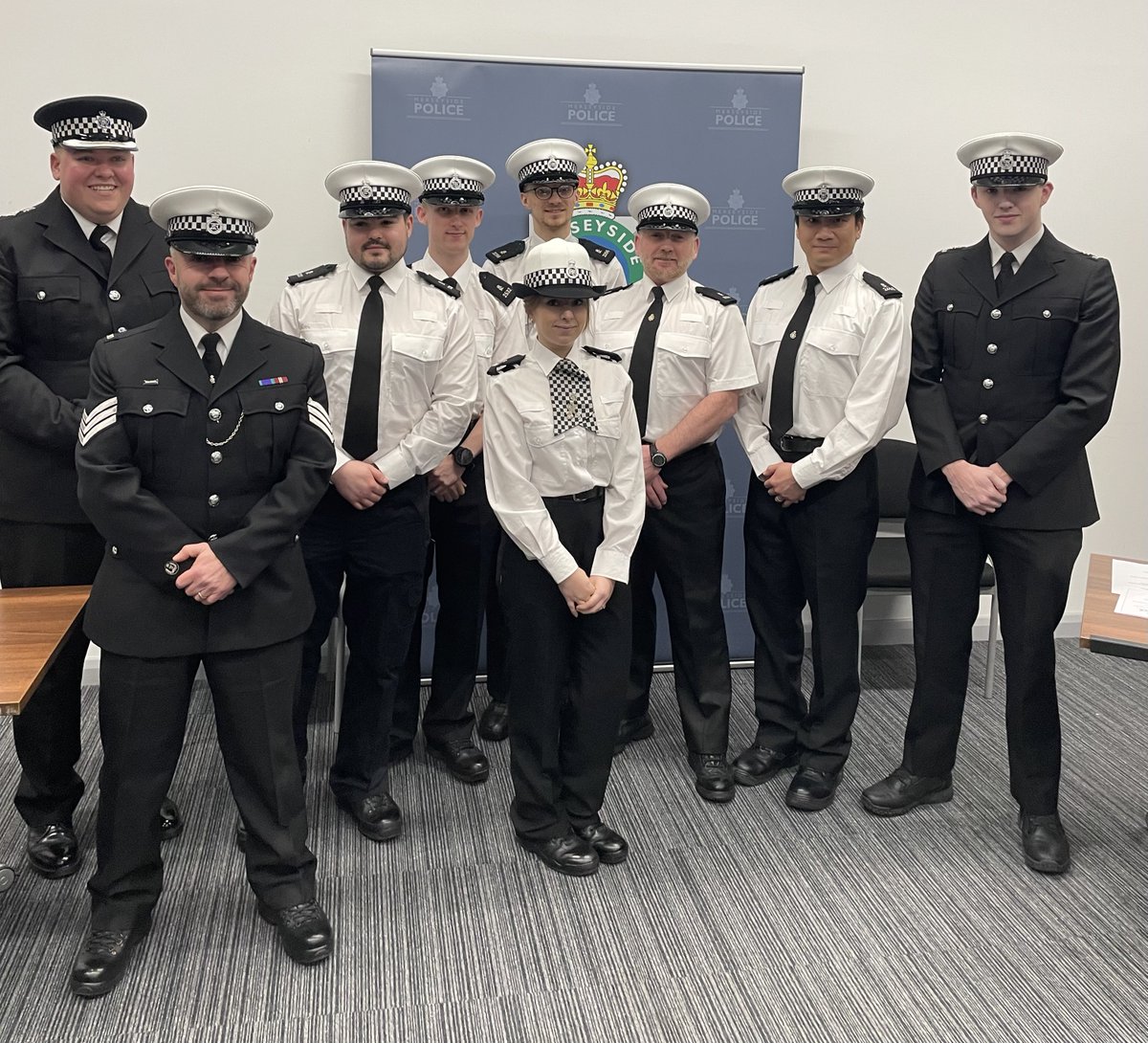MerPolTraffic's tweet photo. Proud to qualify our first cohort of RPU @MerseySpecials with their white hats presented by @accjonroy #OneTeam https://t.co/5gUUXRwPuT