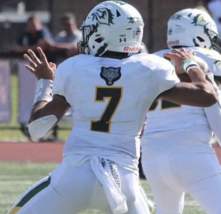 Good looking Class of '22 dual-threat QB/ATH kid out of Montville Township HS in New Jersey. <a href="/perez_triston/">Triston Perez</a> hudl.com/video/3/114954…