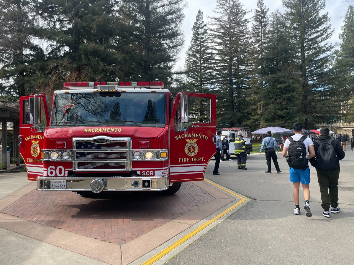 RT @TheStateHornet: BREAKING: The Sac State Library has been evacuated. Sacramento Fire Department is on scene now. https://t.co/CRsDcgmpXx