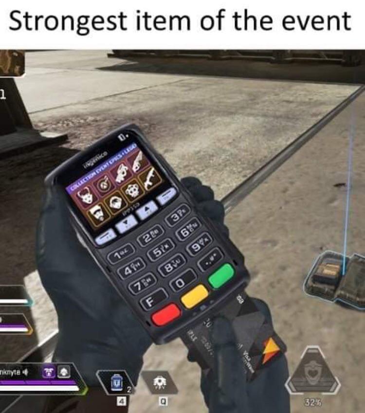 Wubba_Lubba__'s tweet photo. @SoraWasntHere @Respawn Do u really think they didnt know about this before launch the Season? Ofcourse they knew. They fixed the skins real quick btw. Who needs gameplay stability ? https://t.co/pEv3fz5h8F