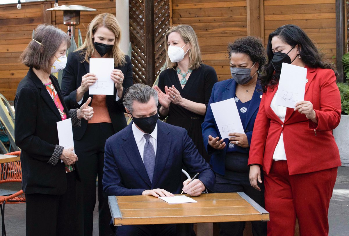 CAgovernor's tweet photo. Employees can once again access COVID paid sick leave &amp; we’re providing a $6.1B biz relief package for those hit hardest by COVID-19.

Thanks to the legislature &amp; partners in labor &amp; business, we’re getting paid sick leave for workers &amp; supporting businesses &amp; entrepreneurship. https://t.co/BRgArFvDio