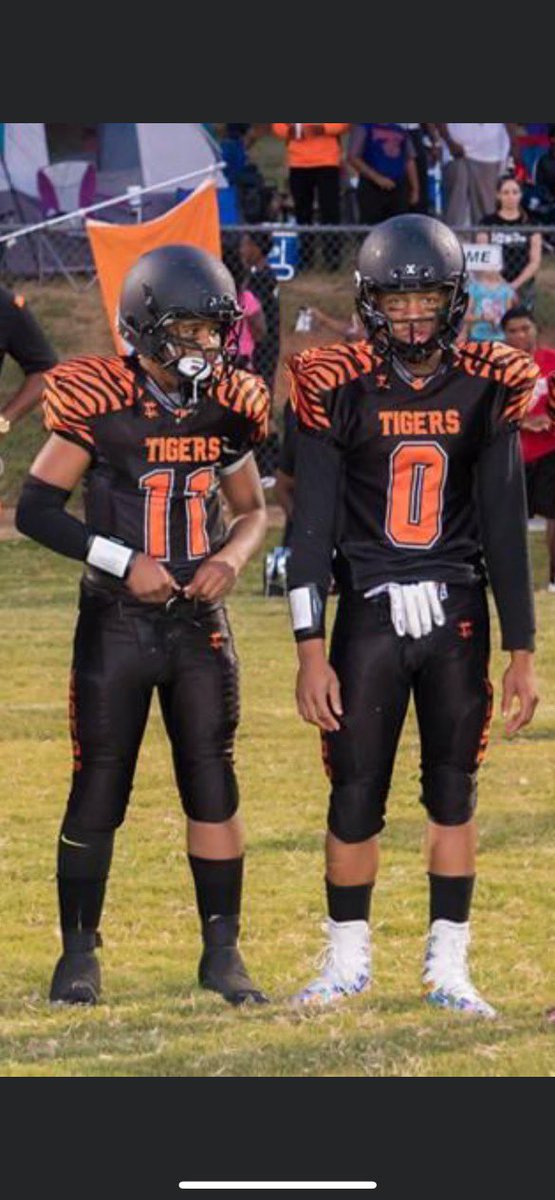lRaulAguirre's tweet photo. Blessed to make All STATE LINEBACKER with my brother🖤💯 @djjohnson232 @TOTAL_ATHLETE                              https://t.co/QIUICUyeiT https://t.co/k5Htk1Xfcv