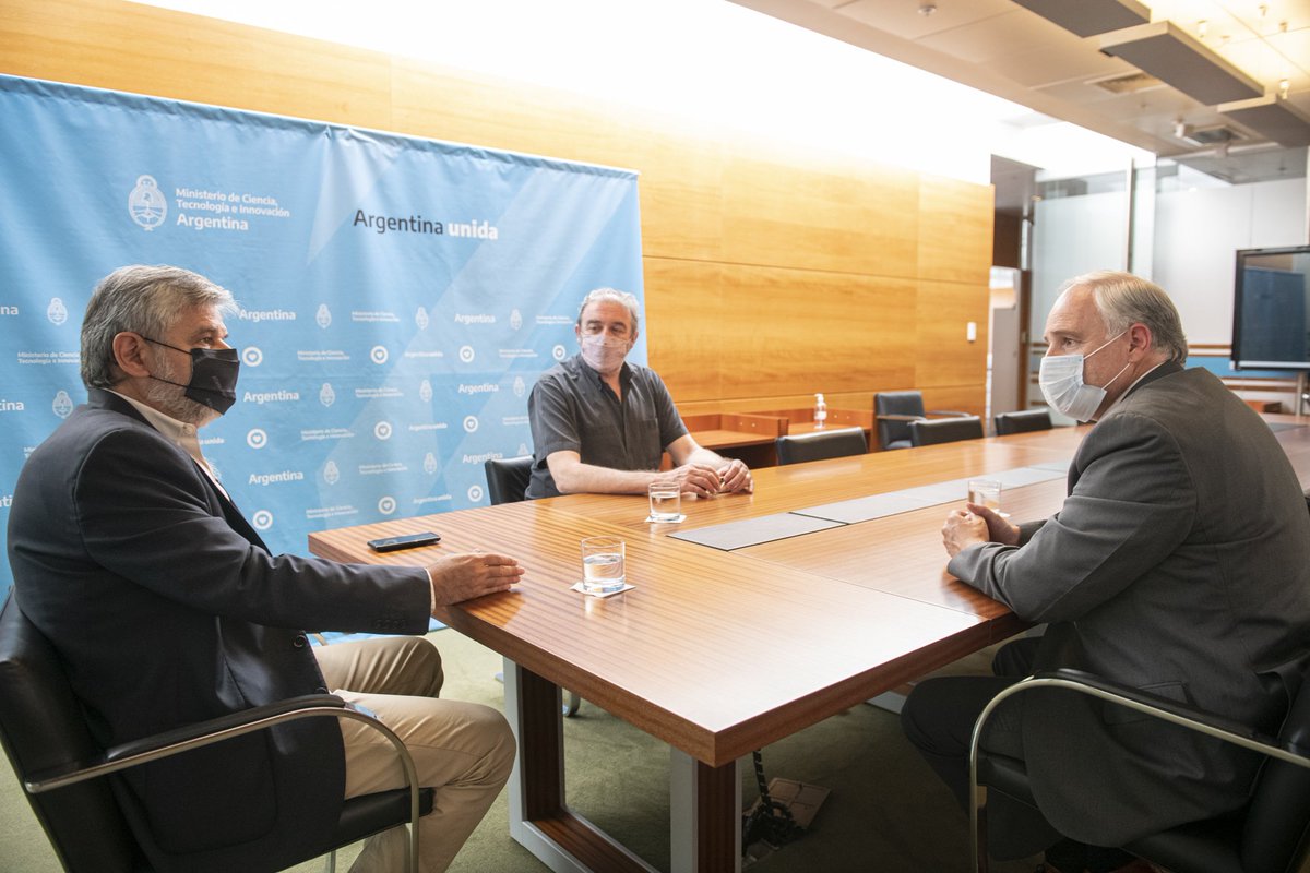 Debatimos con el Ministro de Educación, Cultura, Ciencia y Tecnología de Salta, <a href="/matiascanepa/">Matías Cánepa</a>, las prioridades de desarrollo científico tecnológico de la provincia y evaluamos los avances del proyecto "Salta Ventana al Universo".
 
Seguimos trabajando para #FederalizarlaCiencia