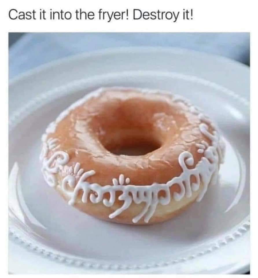SheWatchables's tweet photo. Betty &amp; Rita love a good geeky meme, but when it manages to incorporate food into the joke too..... 🤯🤣🙌

Part 2 of our epic Fellowship of the Ring She-watch will be dropping soon(ish!), so keep an eye out....or both eyes, as often as you can spare them 😜 https://t.co/PL3HDlYW6y