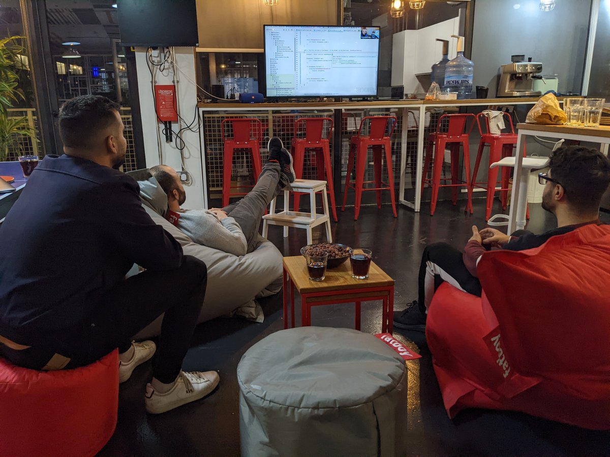 threlsltd's tweet photo. Post-work activity. 👨🏽‍💻  @LaraconOnline https://t.co/gVZcfcedGL