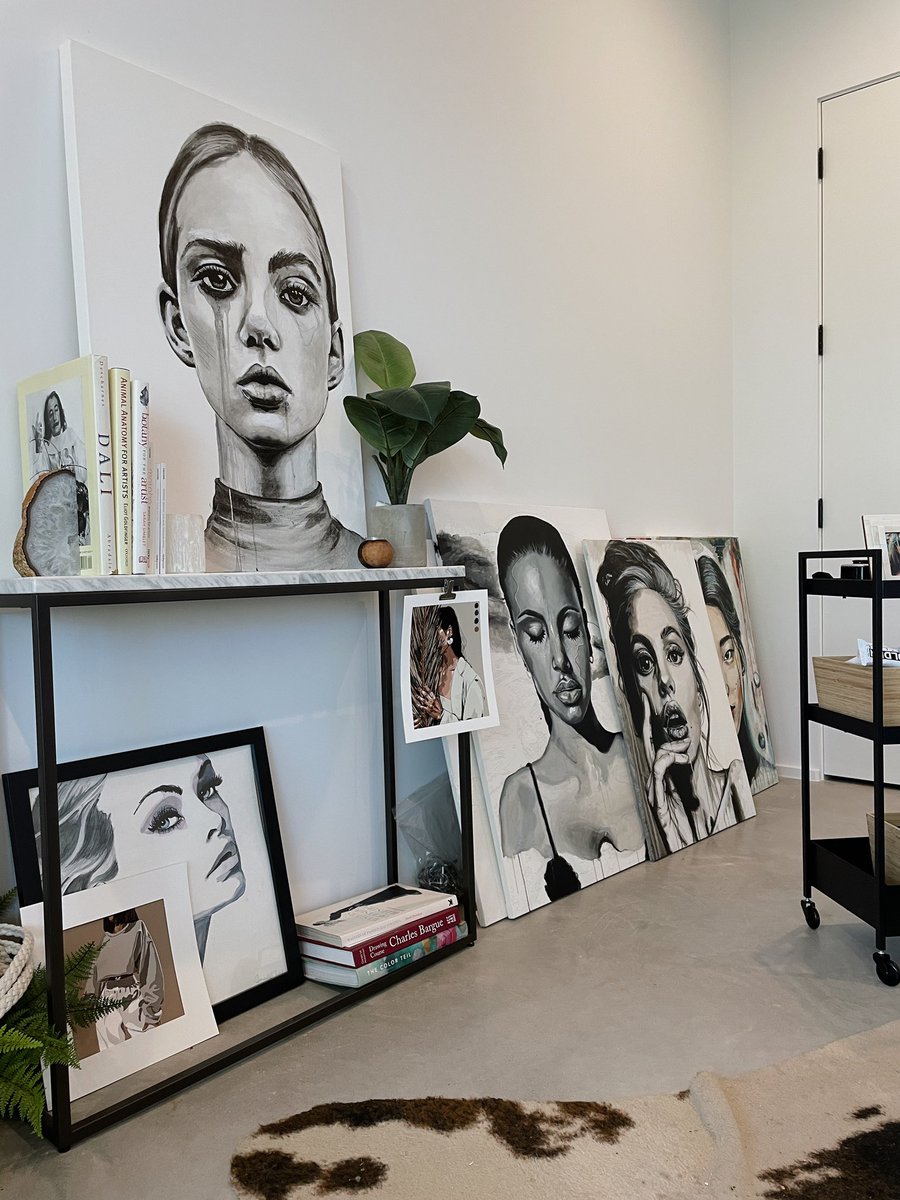 hannahmadethat's tweet photo. studio 🥰 #art #ArtistOnTwitter #NFT #nftart #NFTCommumity #paintingoftheday https://t.co/kHpf1iliaI