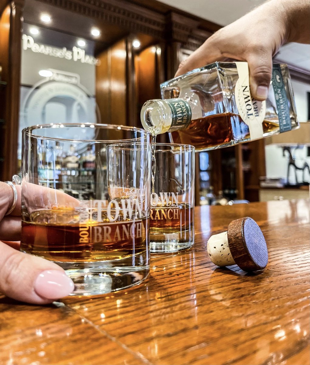 TownBranchKy's tweet photo. One of the best parts of Kentucky Bourbon is sharing the experience.
#TownBranchBourbon #Kentucky #SmallBatchBourbon #sip #bourbonwhiskey #bourbon #bourbongram #bourbonlover #bourbonenthusiast https://t.co/47RJf8dwUr