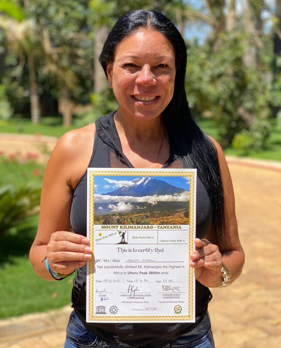 Sibila42km's tweet photo. La panameña Ayenza Mathew corona El Techo de Africa:el Kilimanjaro;en dic.2021 luego de 5 días de caminata llegó a la cumbre de 5.895 mts, el punto +alto de África y la montaña independiente más alta del mundo:-25°Celsius /-13° Fahrenheit @sabribacal @AlvaroAlvaradoC @JCTapiaLMB https://t.co/UvMeVqMnfI