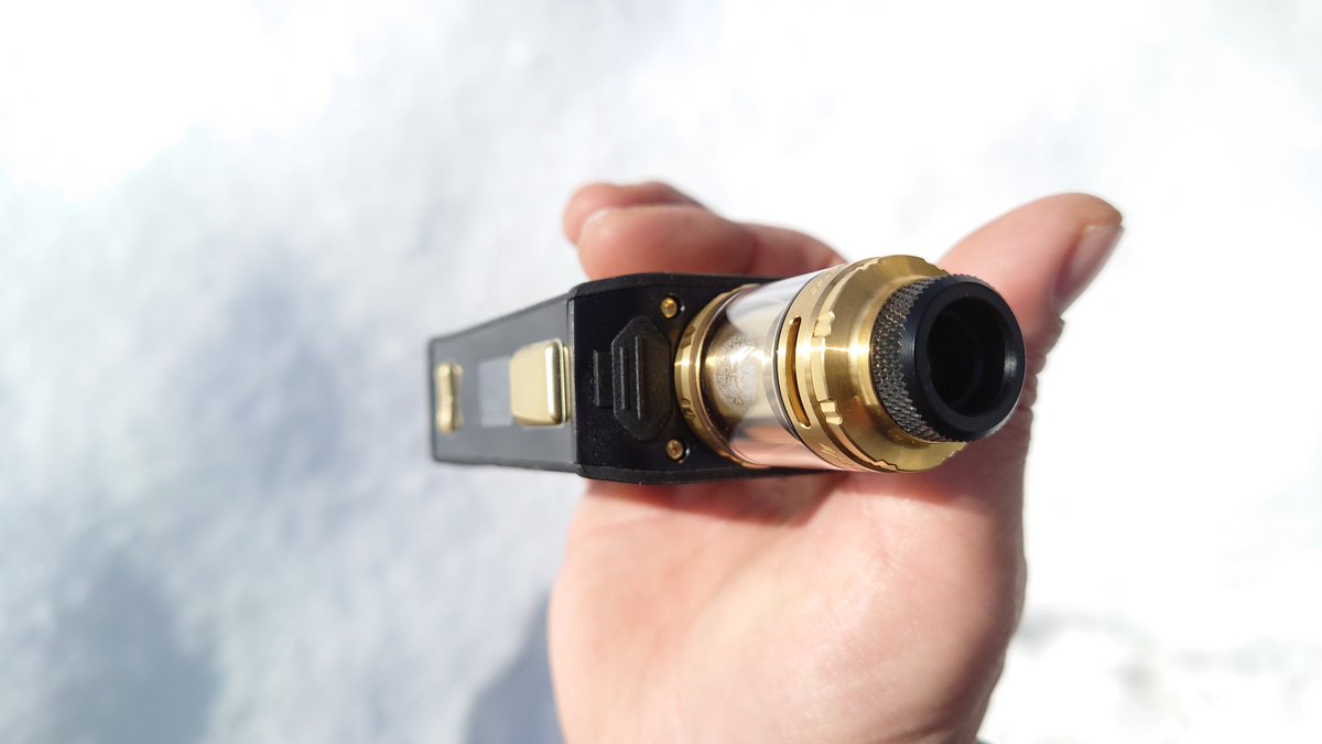 CebrjowHwScHCkj's tweet image. 皆さんおはよっチェ😆👍今日も宜しくご安全に🙇💦#aegislegend + #zeusx mesh #VANDYドリチ たまに原点回帰😋💦#VAPE #vape好きな人と繋がりたい #VAPE好きと繋がりたい #VAPE初心者 #Geekvape #VANDYVAPE