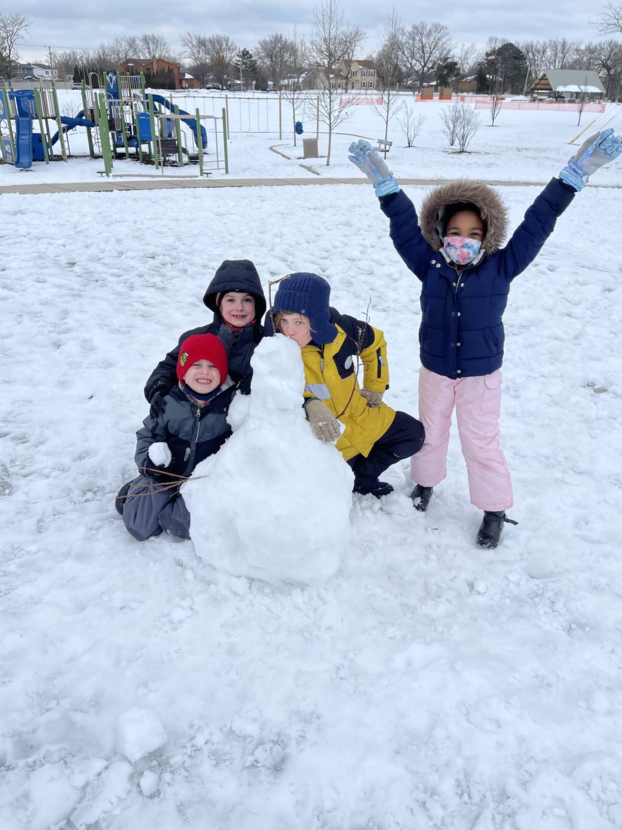 valentoure's tweet photo. Snow much fun! ⁦@SipleySchool⁩ ⁦@MsGoldman2nd⁩ https://t.co/i0VYDwJtLn