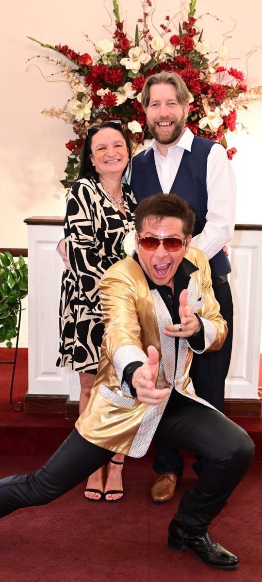 PB_legend72's tweet photo. If you go Las Vegas then you have to be blessed by Elvis, those are the rules #LasVegas #Elvis #LoveYou https://t.co/eSXOcYKFBw