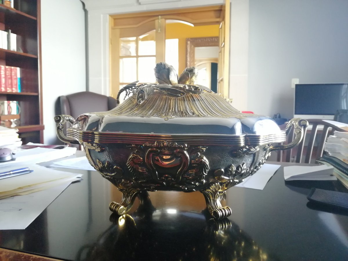 Fati_Mish's tweet photo. @marthadebayle De plata pura, alrededor de 5kilos https://t.co/ToKc2dQbRd