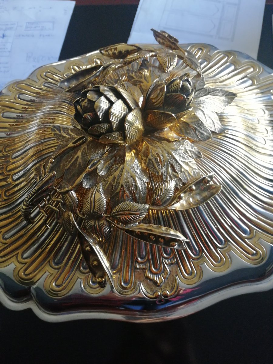 Fati_Mish's tweet photo. @marthadebayle De plata pura, alrededor de 5kilos https://t.co/ToKc2dQbRd
