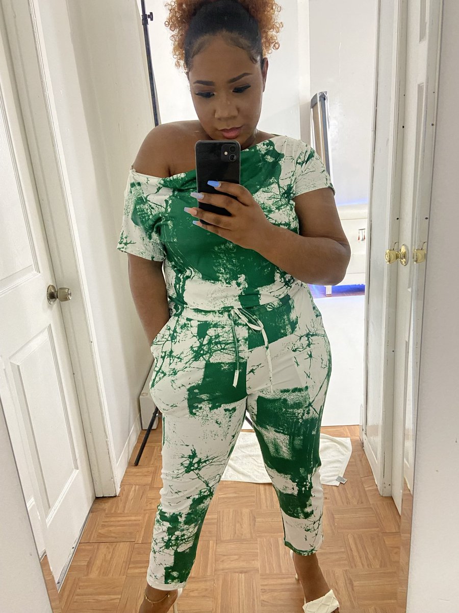 AliciaColas_'s tweet photo. Your consistency decides your growth.

#fashioncapsule #fashionstyle #Fashionista #fashionblogger #spring https://t.co/yMG18h6UeU