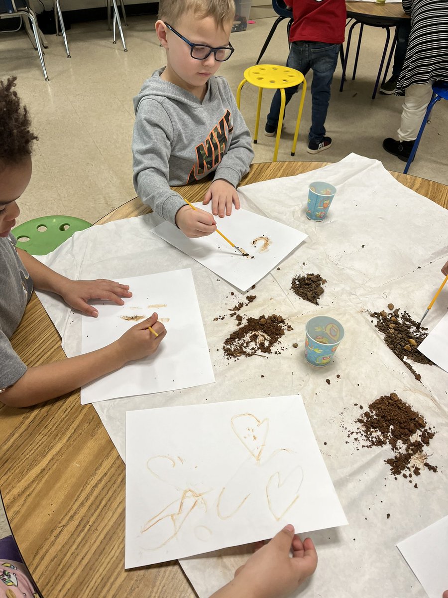 Ss in K investigated the Oak Grove soil colors to create a palette. How can we use this earth material to design artwork? <a href="/heathermburges2/">Unrivaled</a> <a href="/OGSTEAM_Kinder/">Kinder Oak Grove STEAM Academy</a> <a href="/LaurenCaccavone/">Lauren Caccavone_CCSD</a>