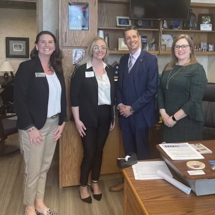 TigersCU's tweet photo. Thanks to the legislators who serve the districts where our branches are that met with our CU advocates yesterday at #DATC22. We love talking the issues that save our members money! #moleg @HeartlandCUA https://t.co/05GGRUL5Uc