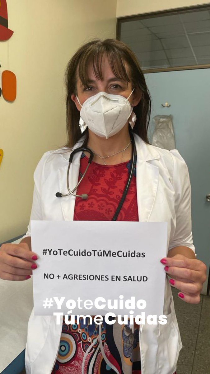 En #ColmedSantiago seguimos invitando a los equipos de Salud a decir fuerte y claro: No + Agresiones ✋🏽
Nos movilizamos todos y todas por un trabajo más seguro. 
#YoTeCuidoTúMeCuidas
