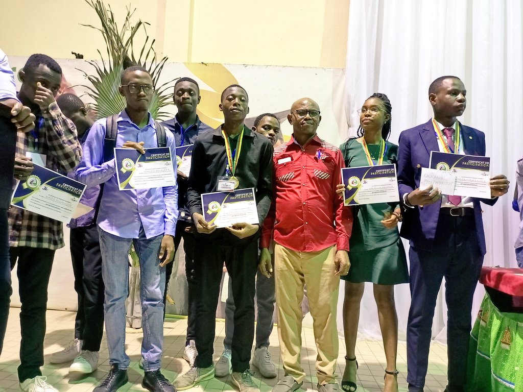 iucdouala's tweet photo. 🖱️🔵3IAC Challenge Day 

Félicitations aux lauréats de cette première édition.

<3IAC l'Excellence c'est nous/>

#3iaChallengeDay #IUC #3iac #informatique https://t.co/2yZEqz1u4b