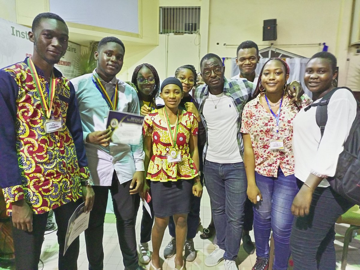 iucdouala's tweet photo. 🖱️🔵3IAC Challenge Day 

Félicitations aux lauréats de cette première édition.

<3IAC l'Excellence c'est nous/>

#3iaChallengeDay #IUC #3iac #informatique https://t.co/2yZEqz1u4b